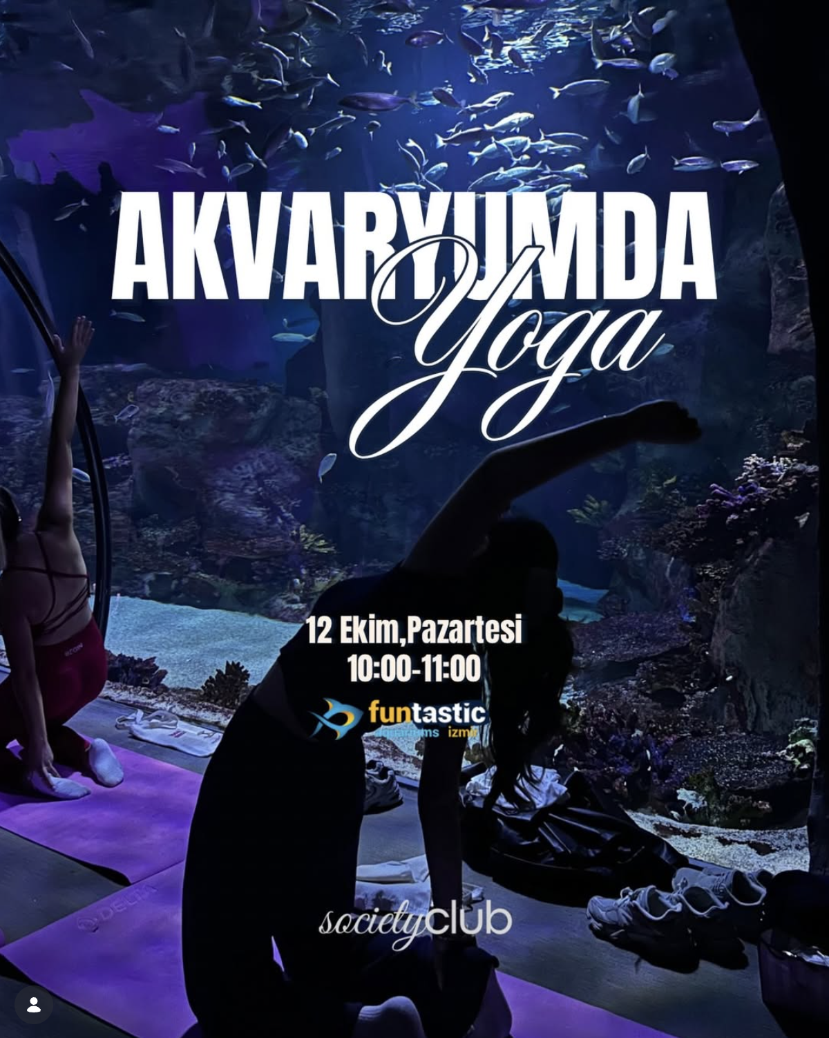 Akvaryumda Yoga afişi